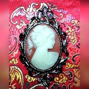 Gorgeous old vintage sterling silver celluloid cameo